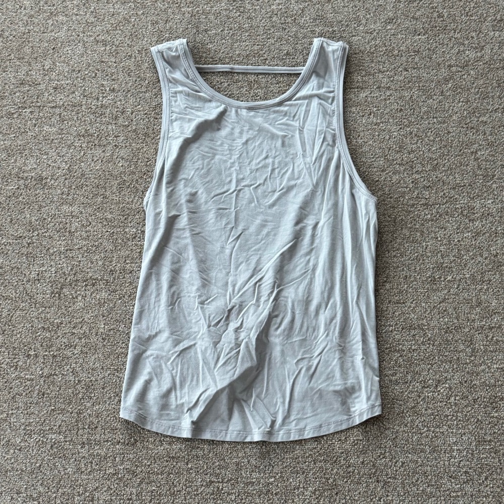 Lululemon Women Light Grey Open Twist Back Tank Top Athleisure Yoga Training